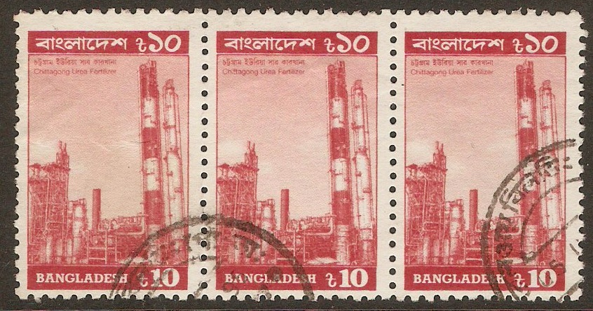 Bangladesh 1989 10t Red - Landmarks series. SG320.