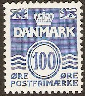 Denmark 1933 100o Blue Quadrille background series. SG276a.
