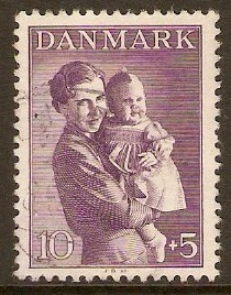 Denmark 1941 10o +5o Violet Child Welfare series. SG322.