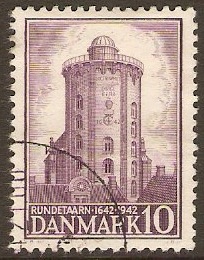 Denmark 1942 10o Violet - Round Tower Anniversary. SG336.