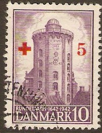 Denmark 1944 10o +5o Violet Red Cross Stamp. SG338.