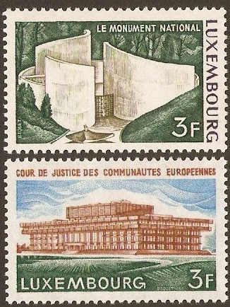 Luxembourg 1972 Buildings and Monuments Stamps. SG894-SG895.