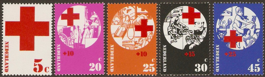 Netherlands 1972 Red Cross Stamps. SG1156-SG1160.