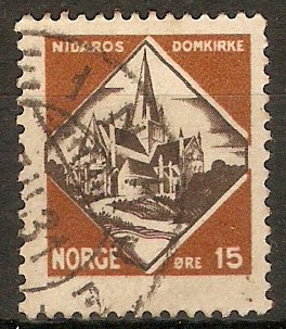 Norway 1930 15ore Sepia and red-brown. SG220.