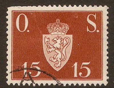 Norway 1951 15ore Brown - Official Stamp. SGO436.