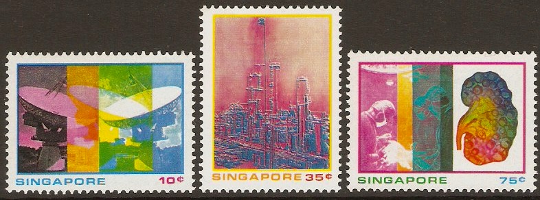 Singapore 1975 Science and Industry Set. SG253-SG255.