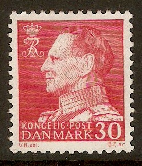 Denmark 1961 30o Scarlet - King Frederik IX series. SG435.