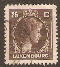 Luxembourg 1944 25c Chocolate. SG441.