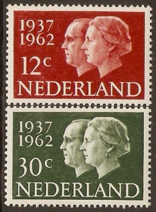 Netherlands 1962 Silver Wedding Stamps. SG919-SG920.